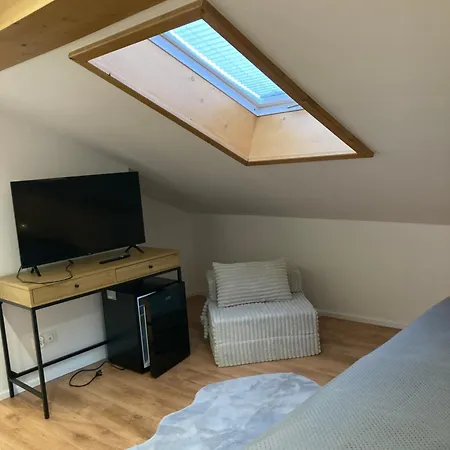 Dom W Sadzie Frydrychowka בית אירוח *