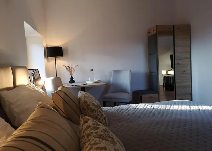 Dom W Sadzie Frydrychowka *