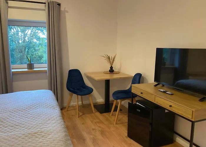 Dom W Sadzie Frydrychowka * יבוז'ינקה