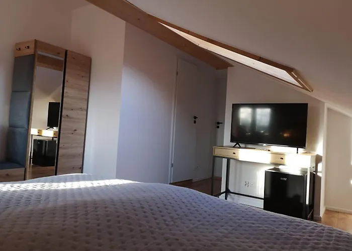 Dom W Sadzie Frydrychowka Privat bolig