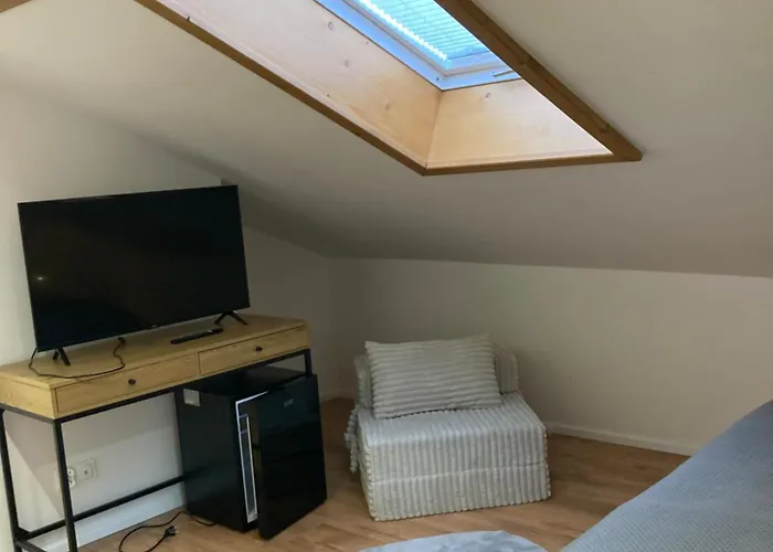 Dom W Sadzie Frydrychowka בית אירוח *