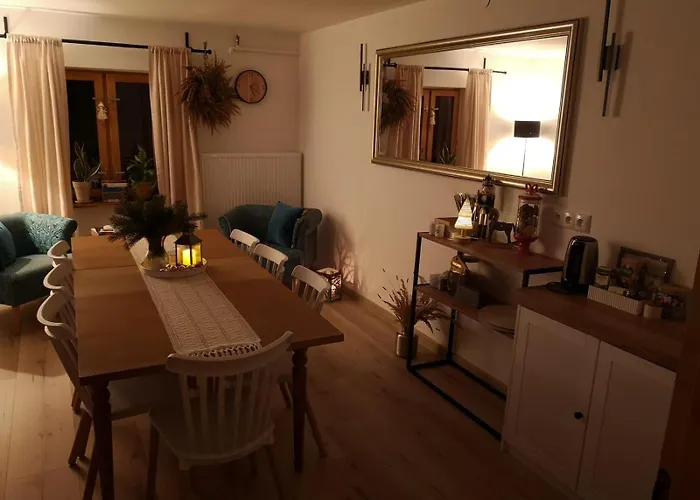 Dom W Sadzie Frydrychowka בית אירוח